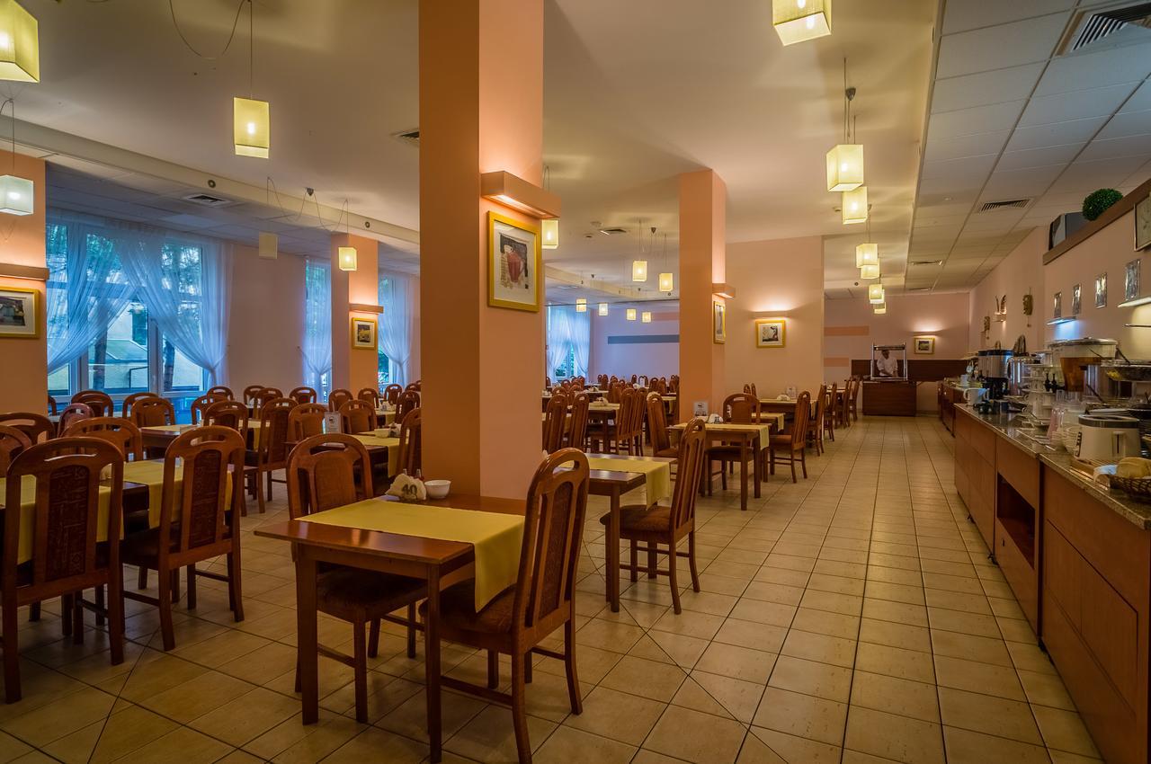 Hotel *** Nat Kołobrzeg Buitenkant foto