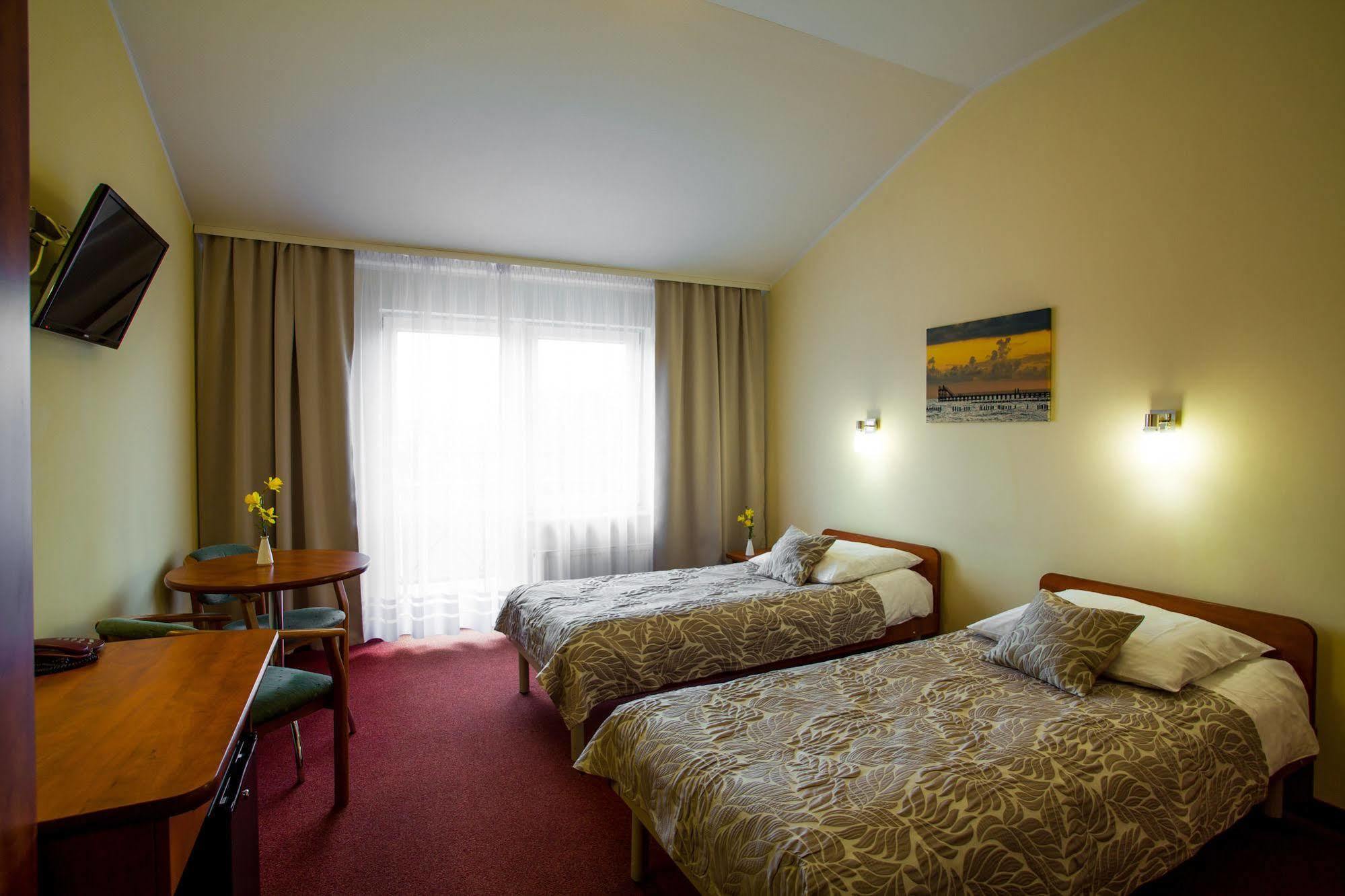 Hotel *** Nat Kołobrzeg Buitenkant foto