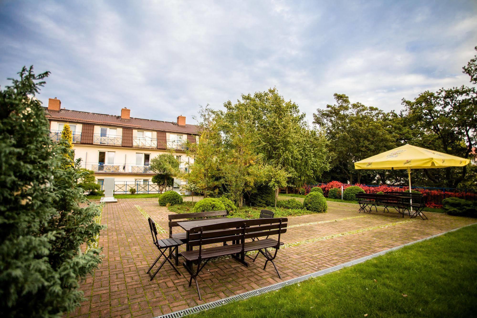 Hotel *** Nat Kołobrzeg Buitenkant foto